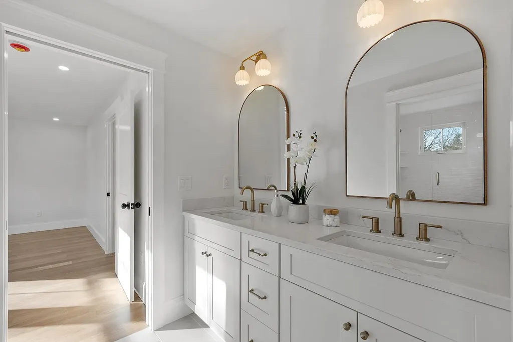 18 Sprague Mill Road Bedford NH 03110