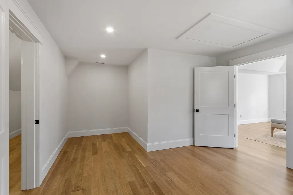 18 Sprague Mill Road Bedford NH 03110