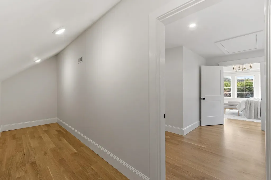 18 Sprague Mill Road Bedford NH 03110