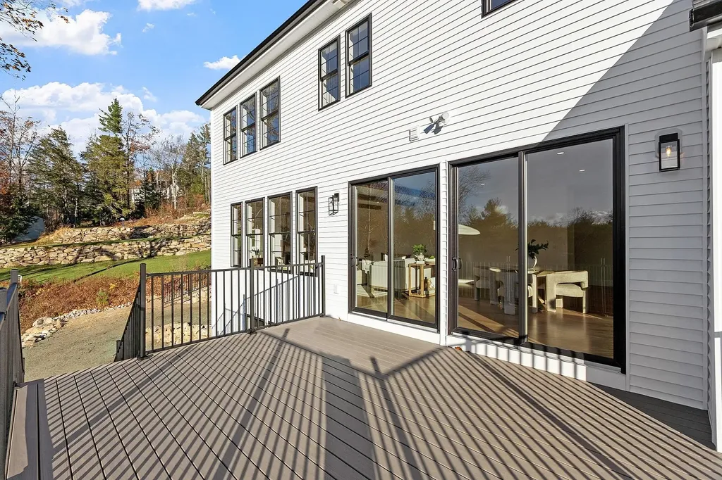 18 Sprague Mill Road Bedford NH 03110