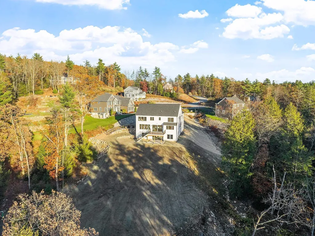 18 Sprague Mill Road Bedford NH 03110