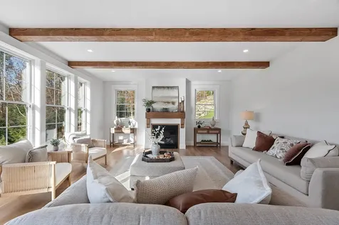 18 Sprague Mill Road Bedford NH 03110