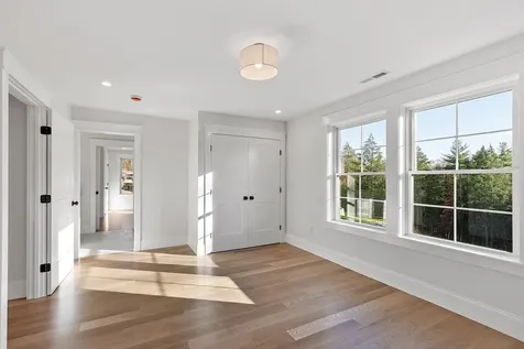 18 Sprague Mill Road Bedford NH 03110