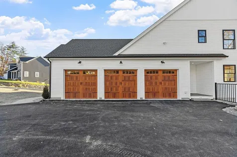 18 Sprague Mill Road Bedford NH 03110