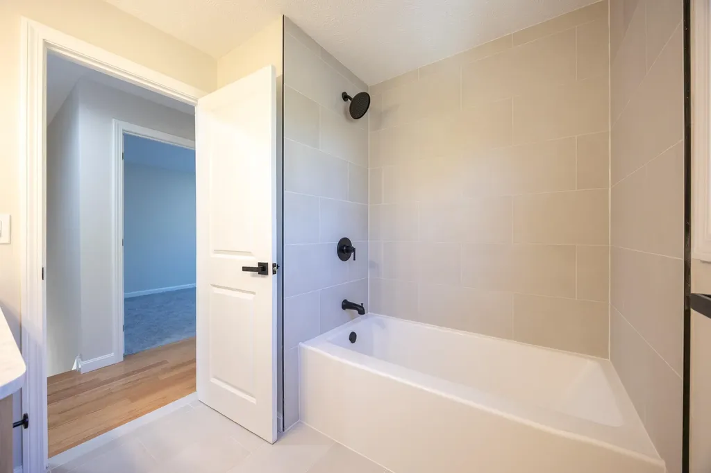 23 Mahogany Drive Nashua NH 03062