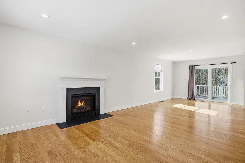 192 Grapevine Road Dunbarton NH 03046