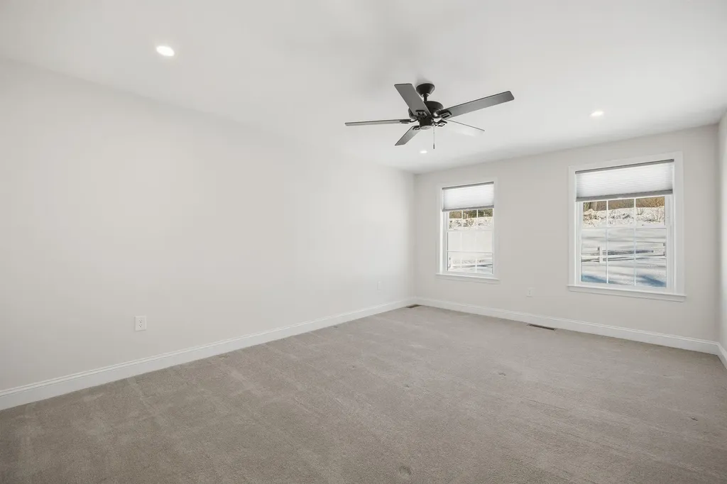 192 Grapevine Road Dunbarton NH 03046