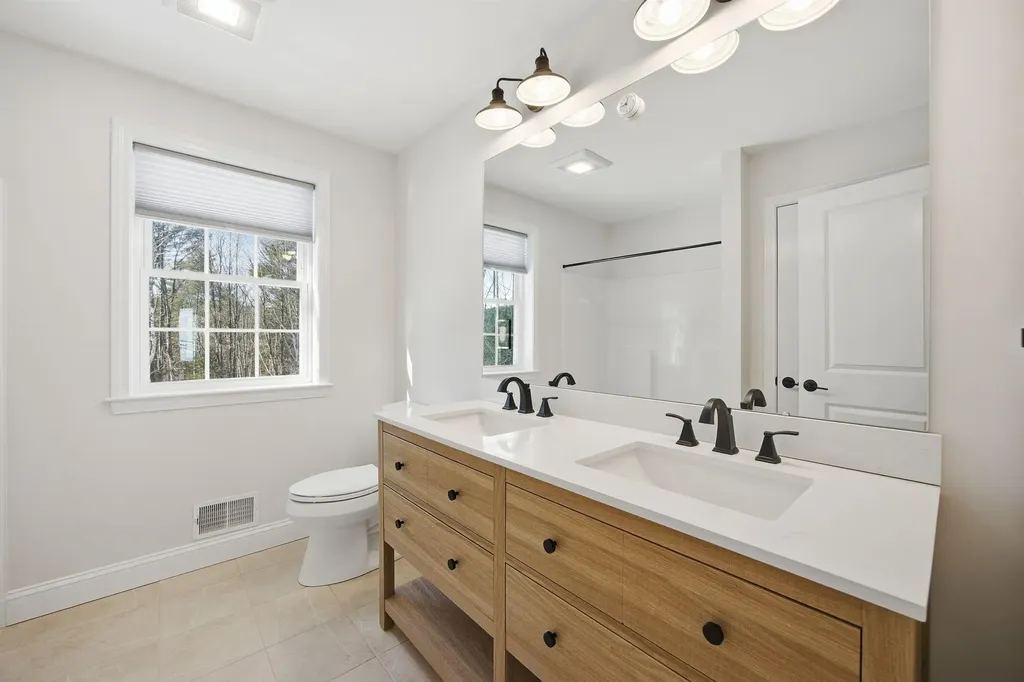 192 Grapevine Road Dunbarton NH 03046