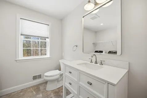 192 Grapevine Road Dunbarton NH 03046