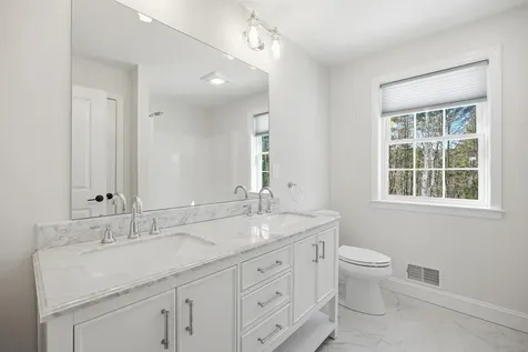 192 Grapevine Road Dunbarton NH 03046