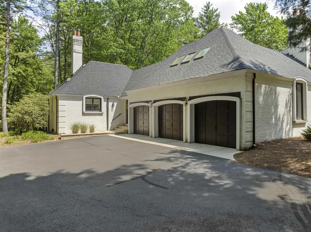 27 Nathan Lord Road Amherst NH 03031