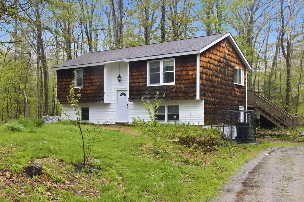 10 Woodlawn Avenue Northfield NH 03276