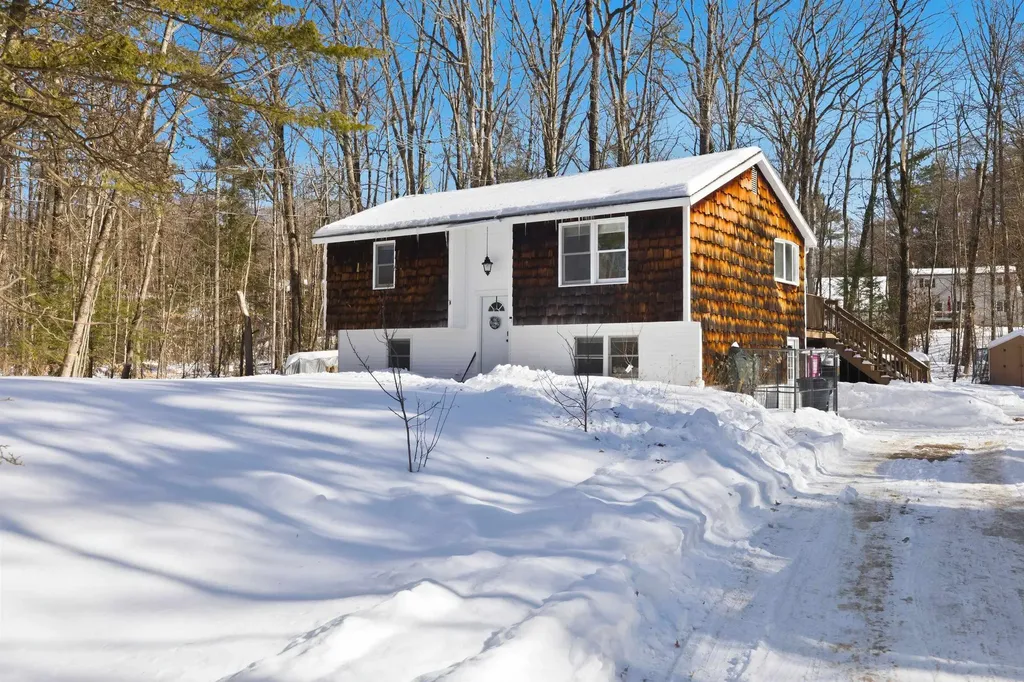 10 Woodlawn Avenue Northfield NH 03276