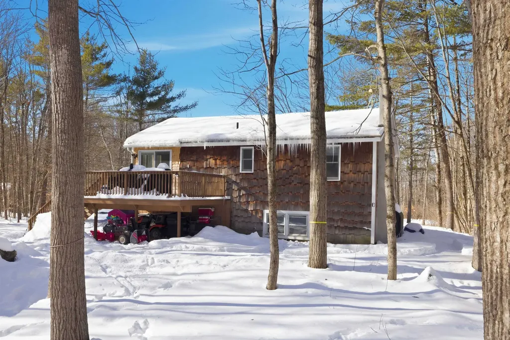 10 Woodlawn Avenue Northfield NH 03276