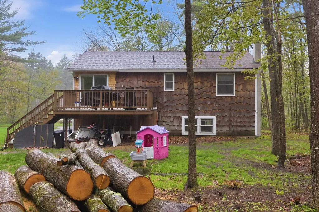 10 Woodlawn Avenue Northfield NH 03276