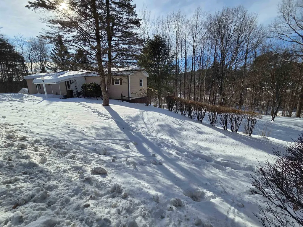 26 Lynwood Drive Brattleboro VT 05301