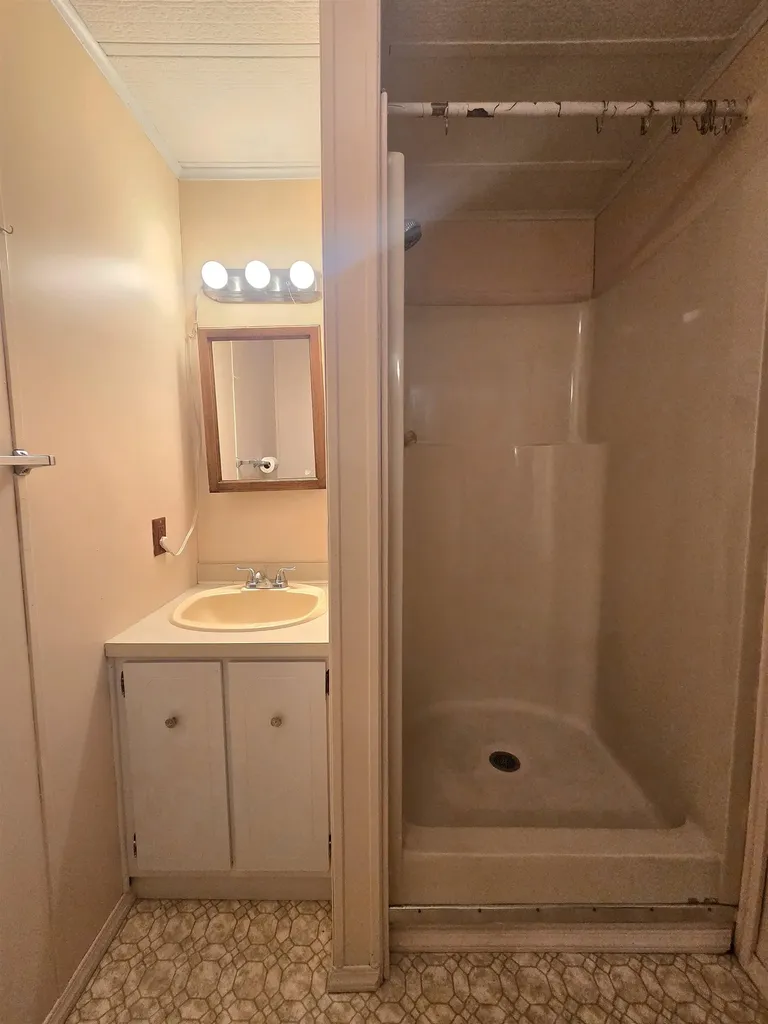 26 Lynwood Drive Brattleboro VT 05301
