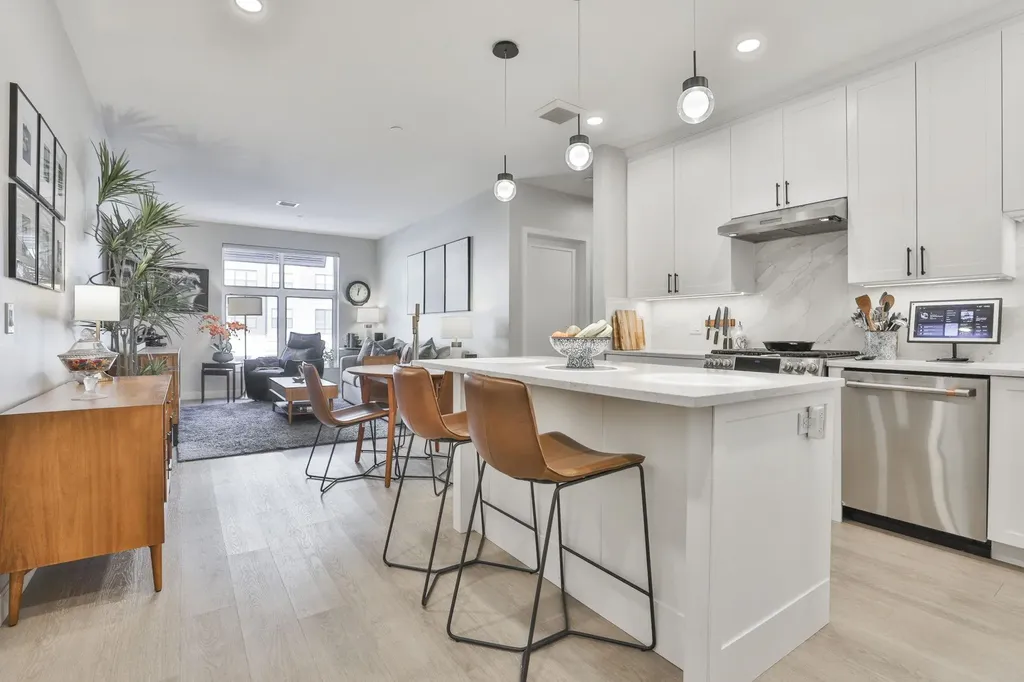 18 Artisan Drive Salem NH 03079