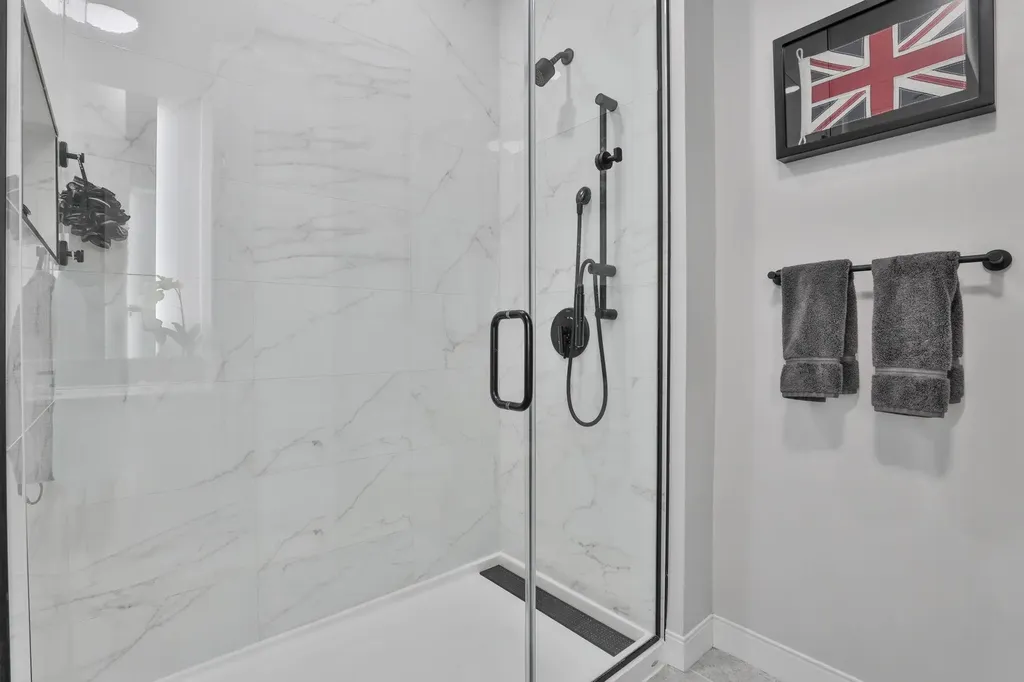 18 Artisan Drive Salem NH 03079