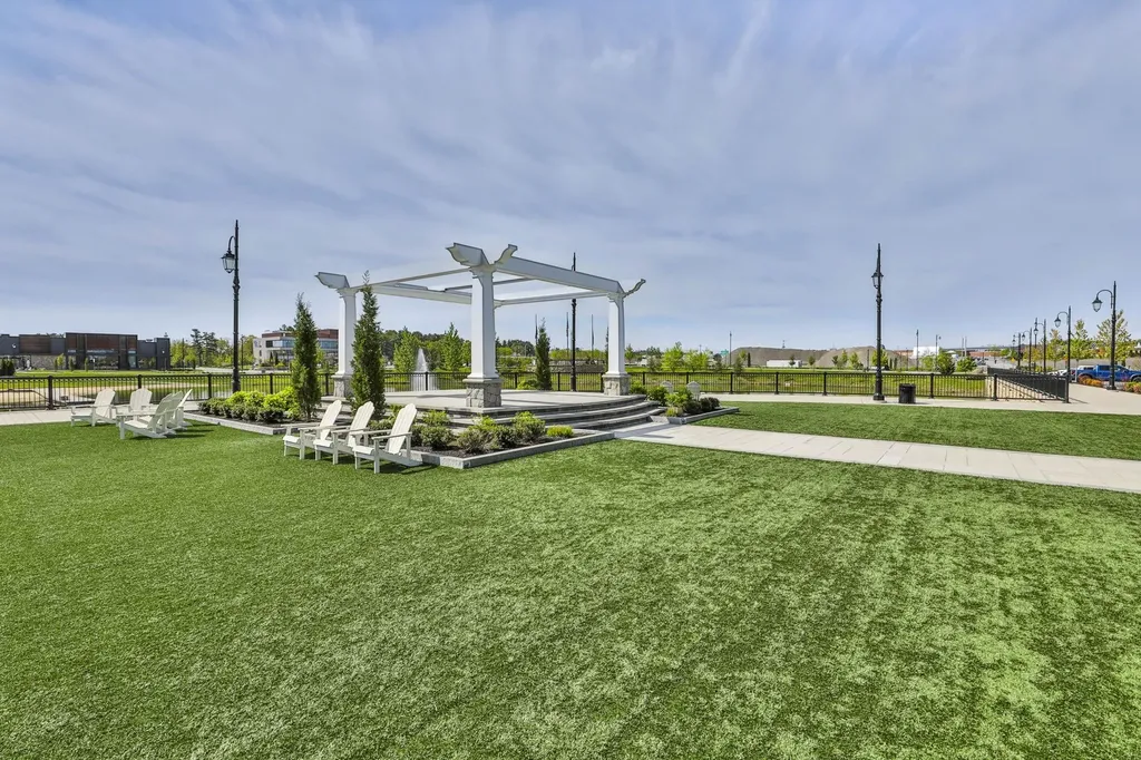 18 Artisan Drive Salem NH 03079