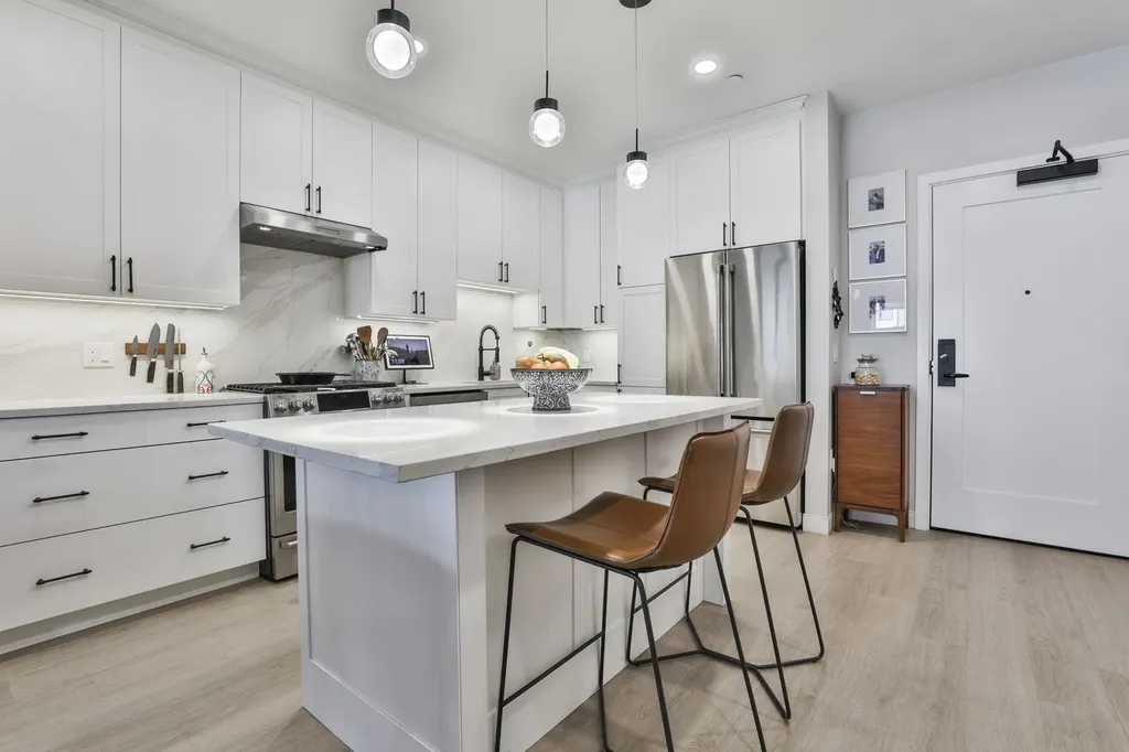 18 Artisan Drive Salem NH 03079