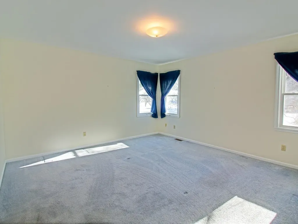 11 Walnut Lane Essex Junction VT 05452