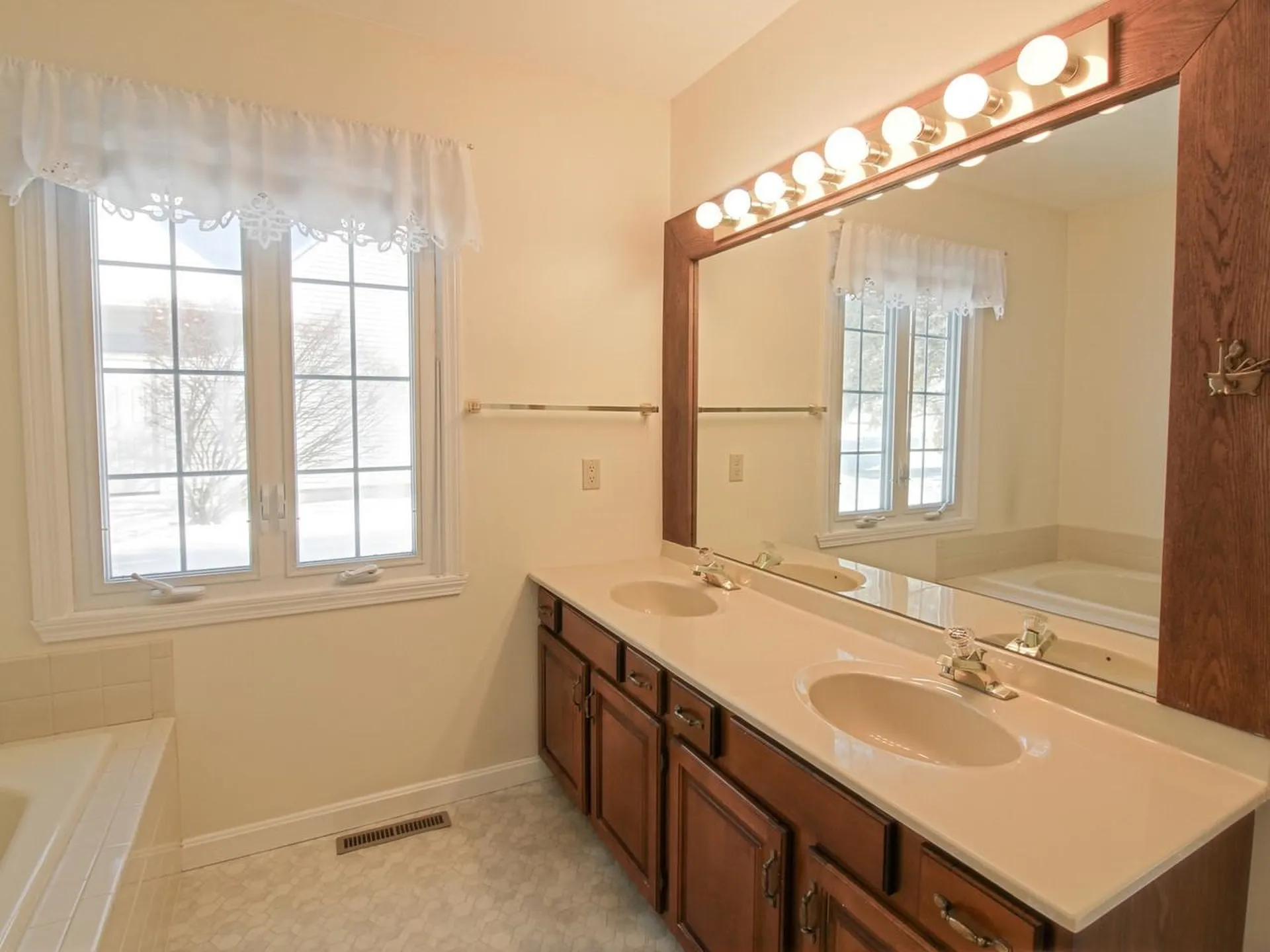 11 Walnut Lane Essex Junction VT 05452