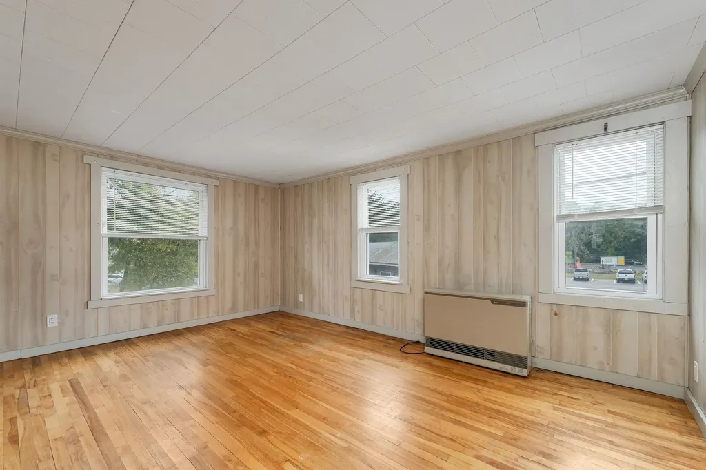 86 Main Street Ossipee NH 03814