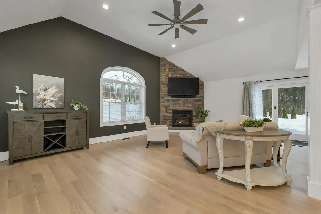 3 Pages Lane Atkinson NH 03811