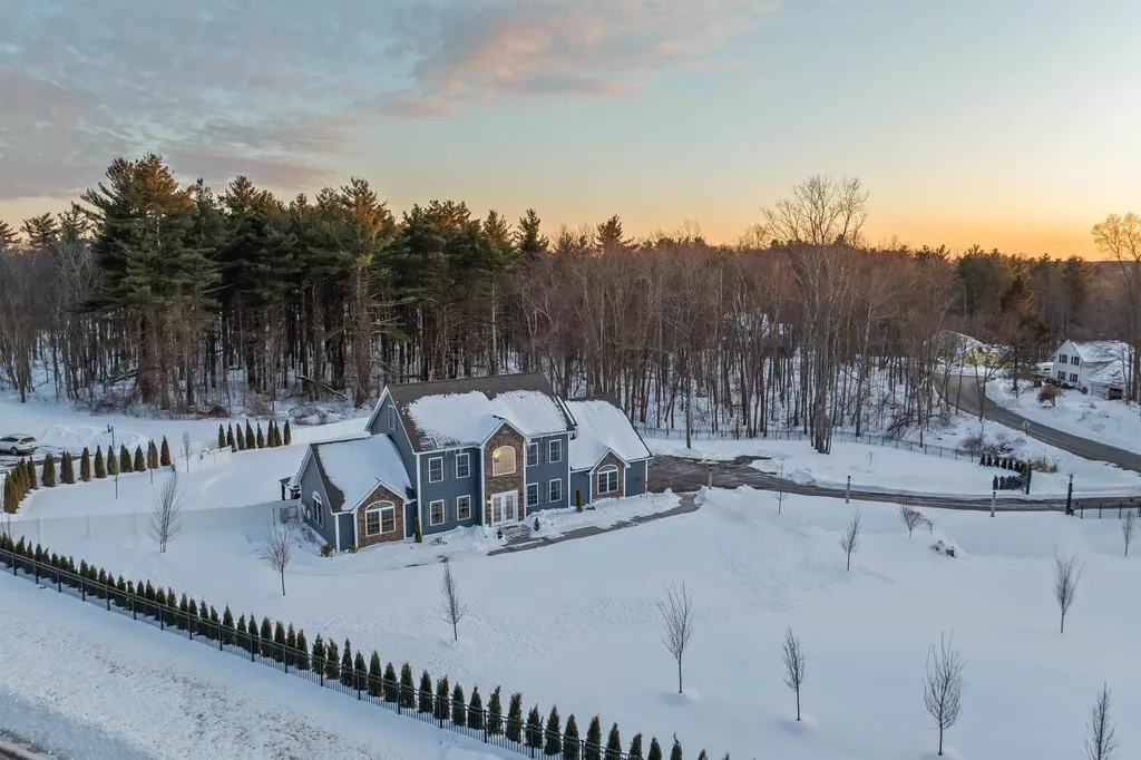 3 Pages Lane Atkinson NH 03811