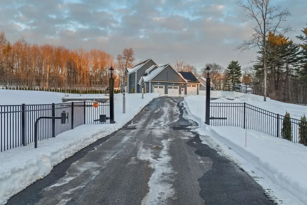 3 Pages Lane Atkinson NH 03811