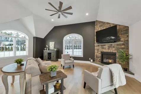 3 Pages Lane Atkinson NH 03811