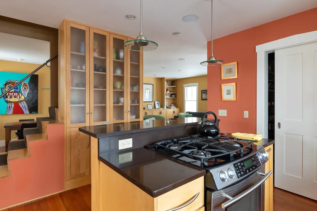 9 Spruce Court Burlington VT 05401