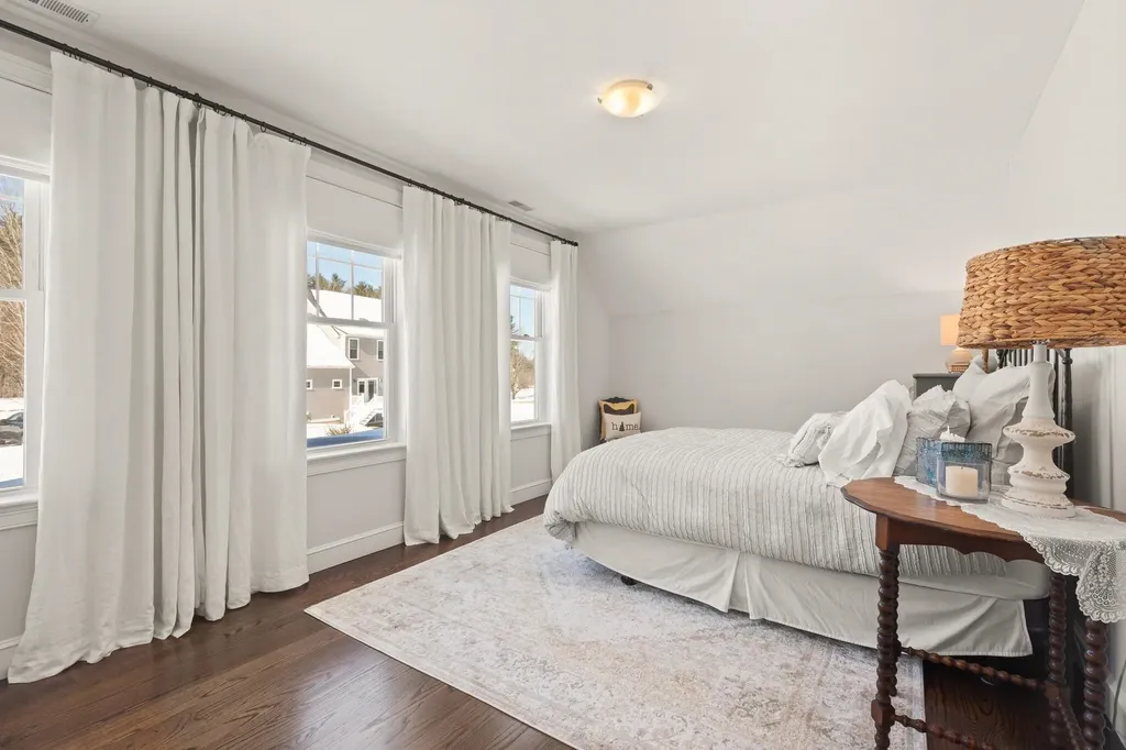 26 Snow Lane Hollis NH 03049