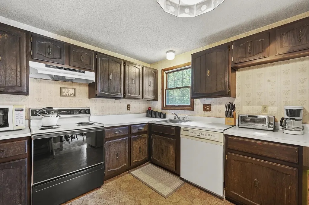 40 Opal Avenue Portsmouth NH 03801