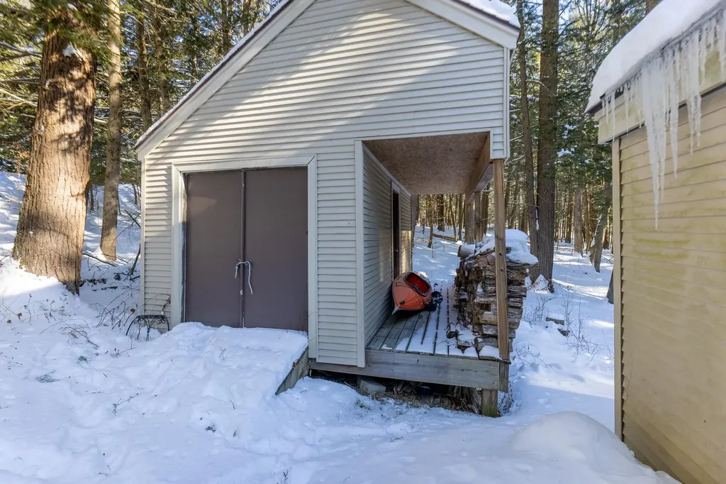 107 Jay Hill Road Hartford VT 05059