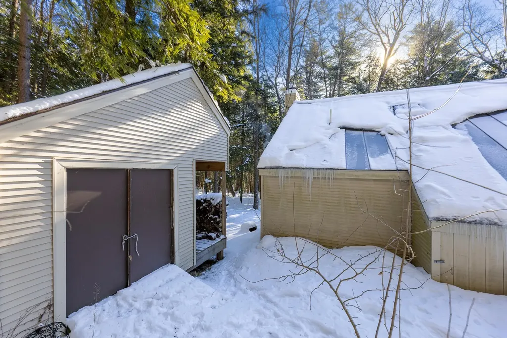 107 Jay Hill Road Hartford VT 05059