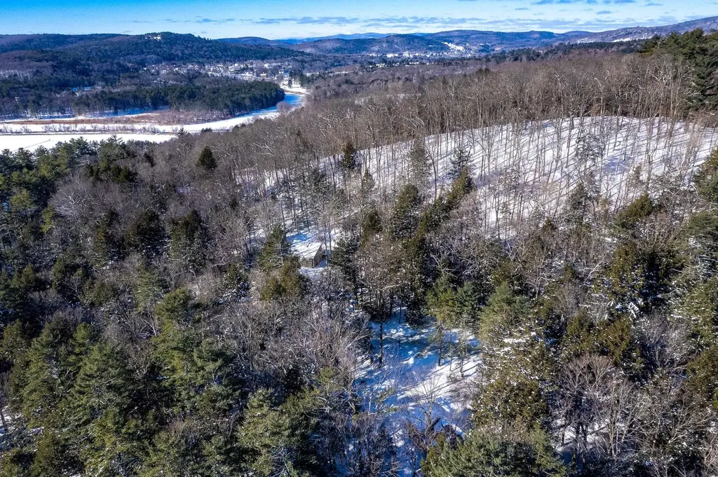 107 Jay Hill Road Hartford VT 05059