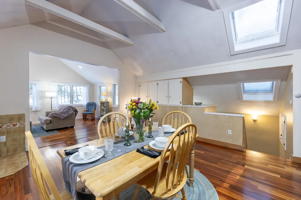 107 Jay Hill Road Hartford VT 05059