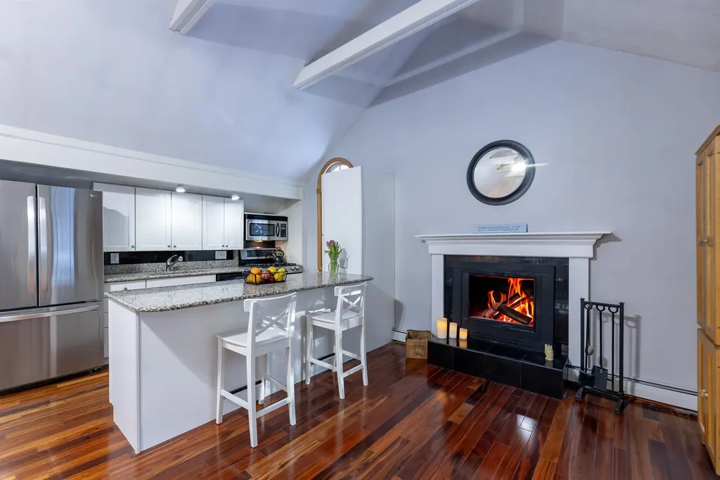 107 Jay Hill Road Hartford VT 05059