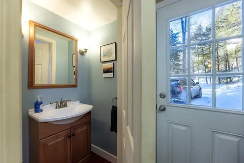 107 Jay Hill Road Hartford VT 05059