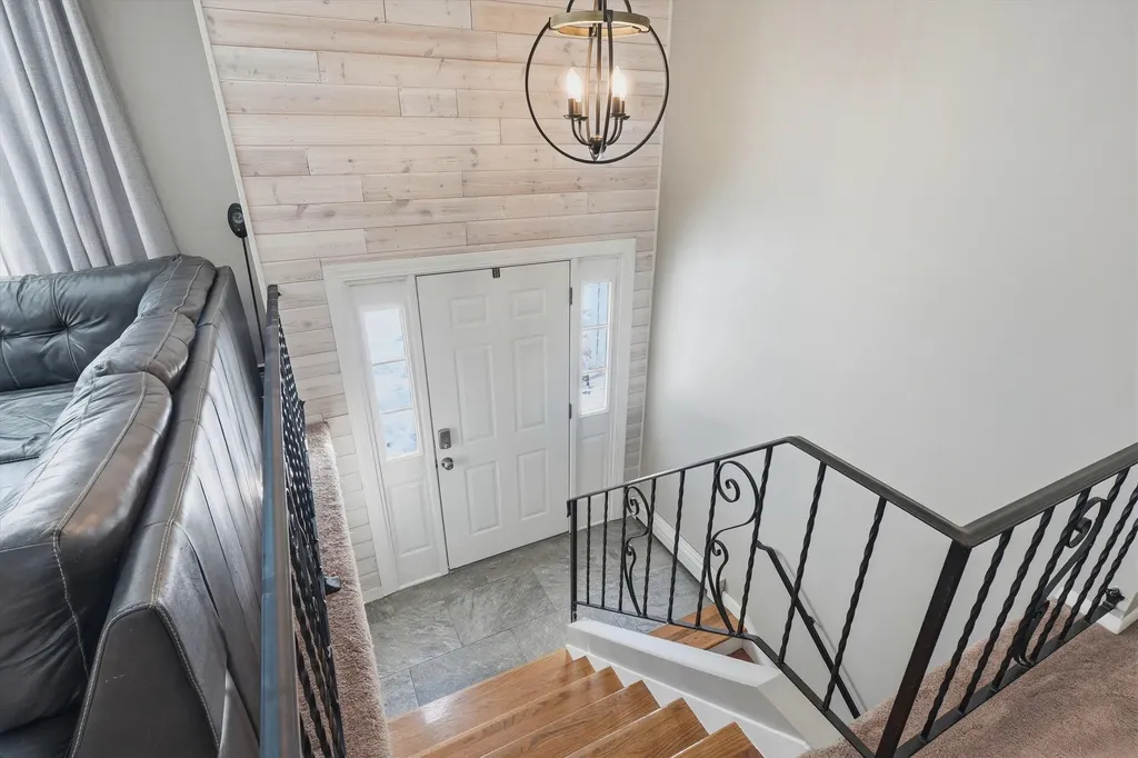 5 Richard Court Raymond NH 03077