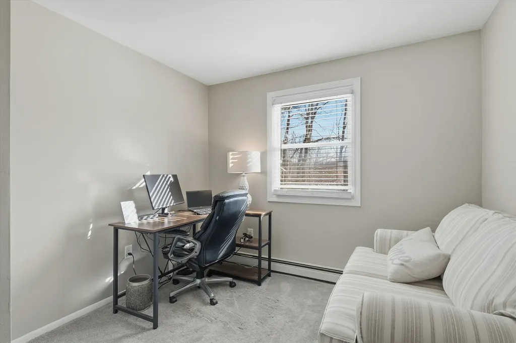 5 Richard Court Raymond NH 03077