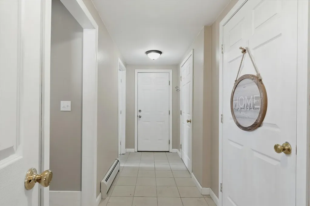 5 Richard Court Raymond NH 03077