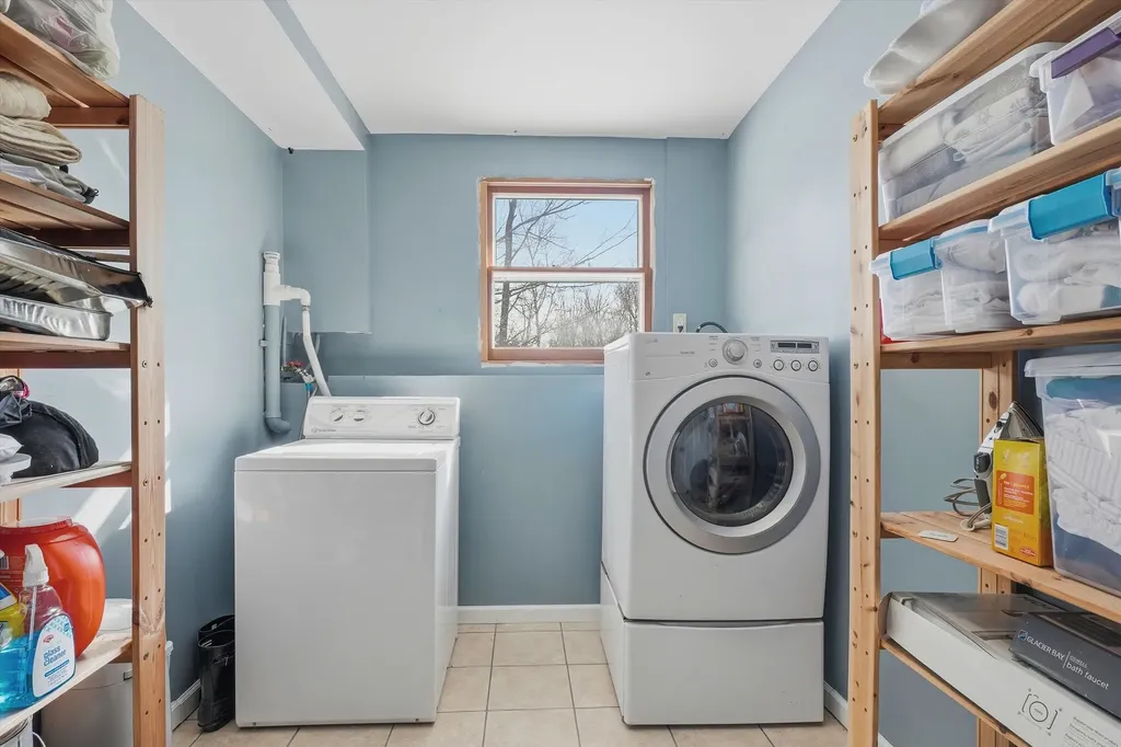 5 Richard Court Raymond NH 03077