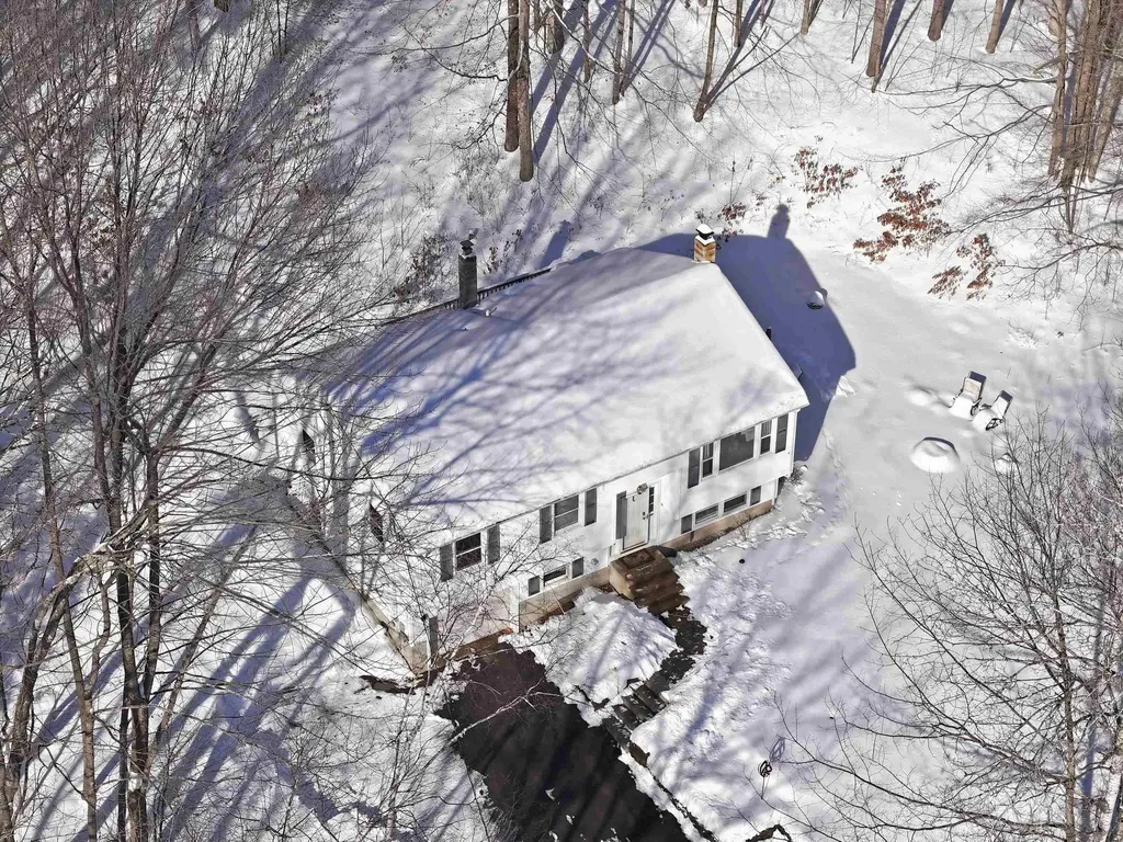 5 Richard Court Raymond NH 03077