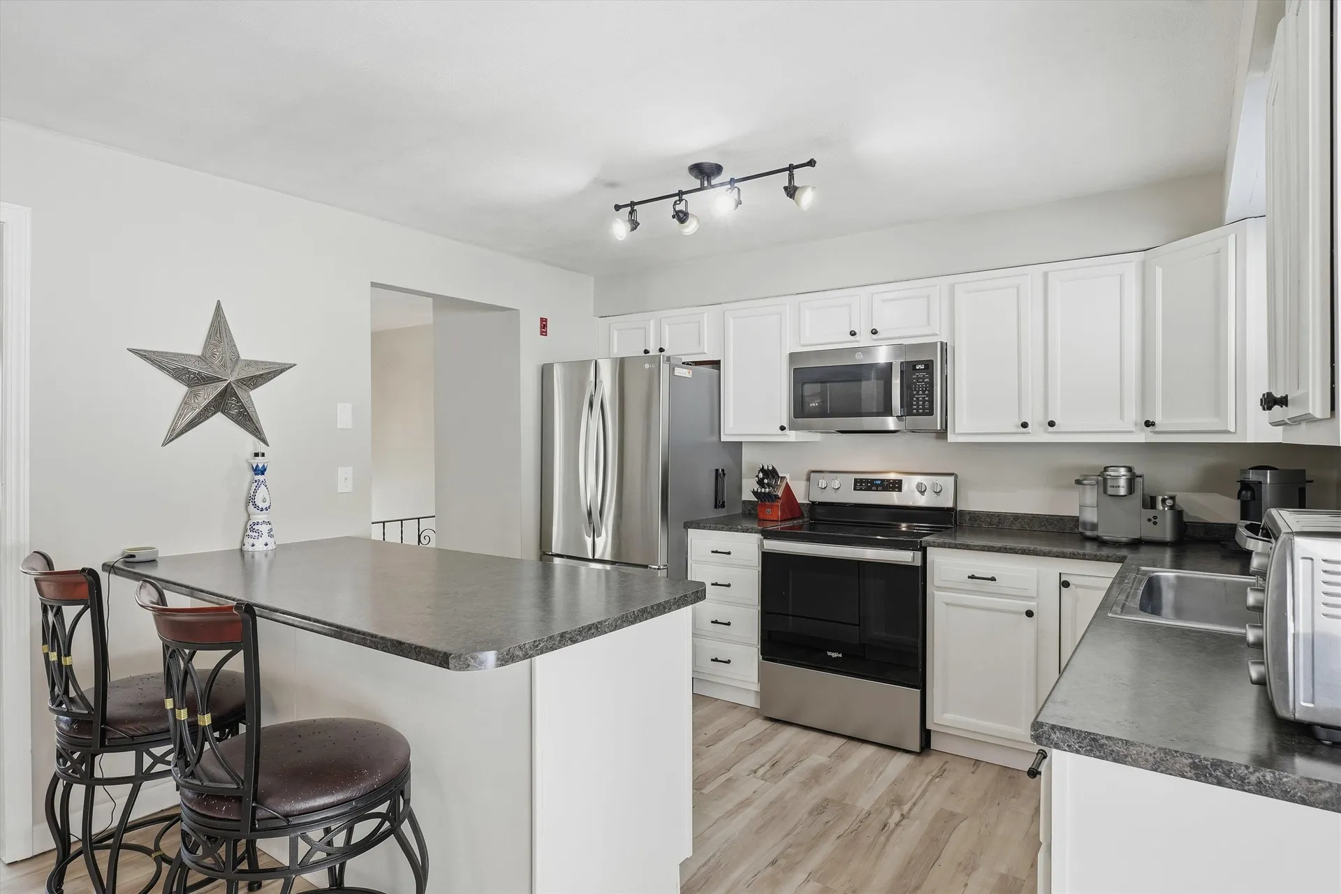 5 Richard Court Raymond NH 03077