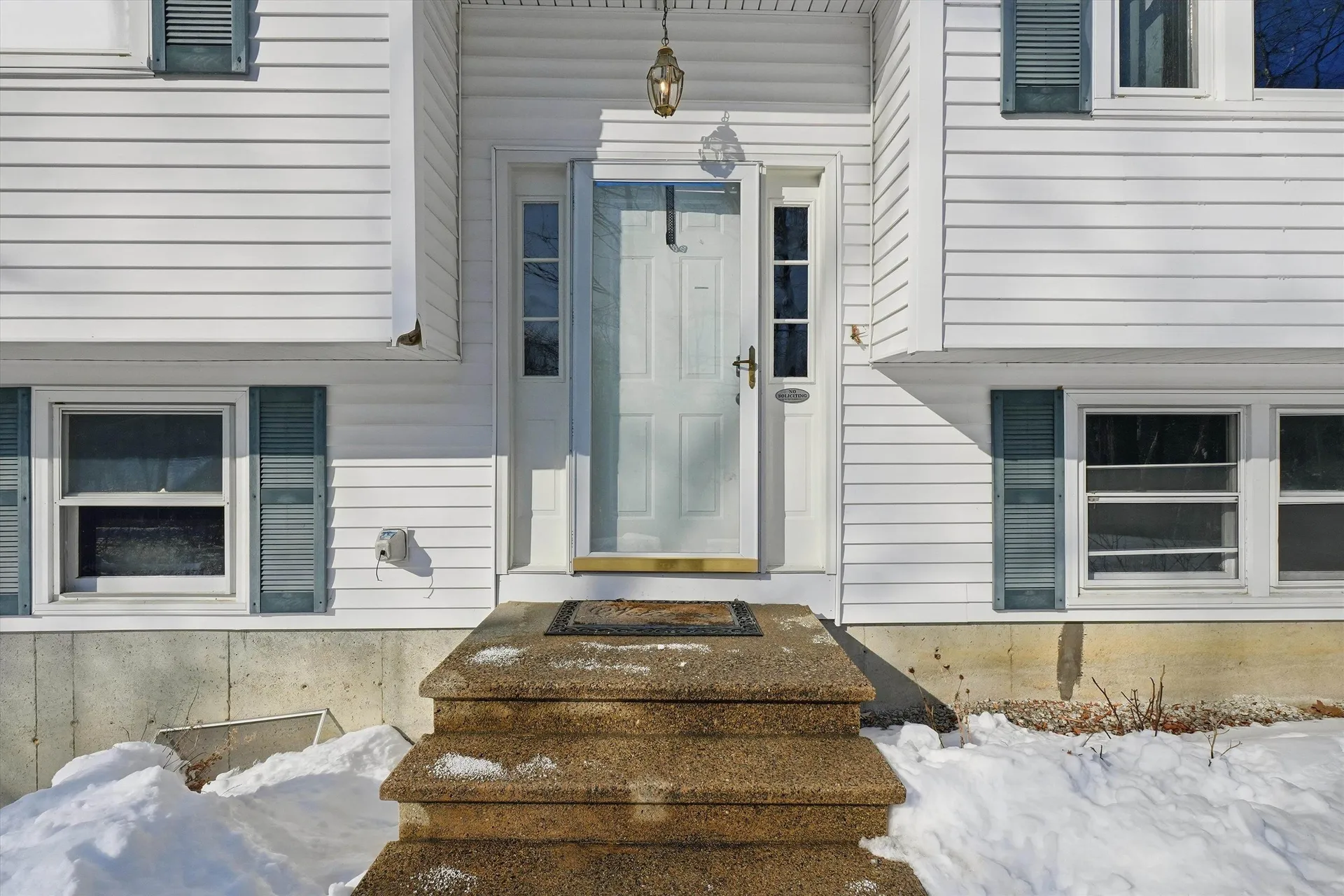 5 Richard Court Raymond NH 03077