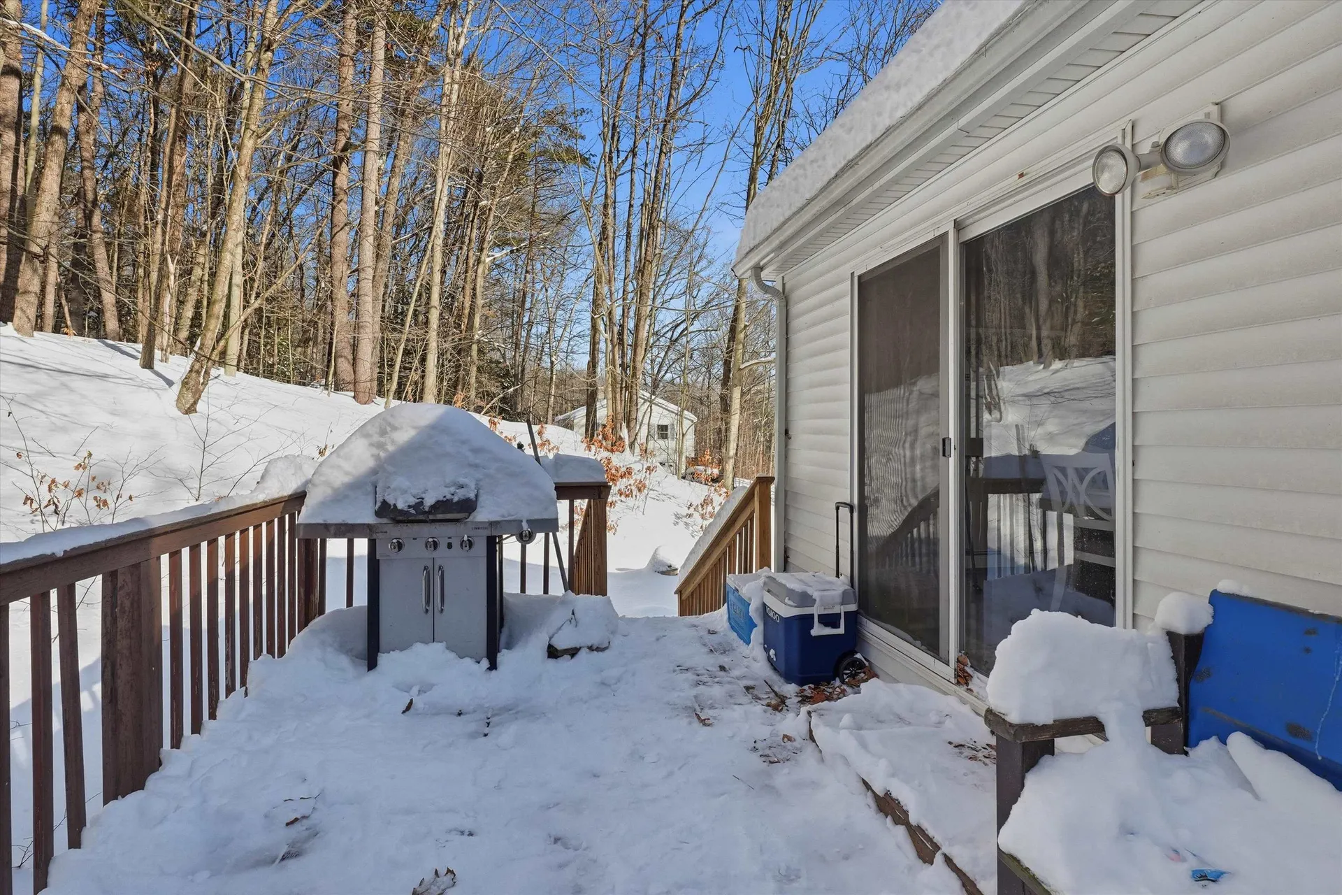 5 Richard Court Raymond NH 03077