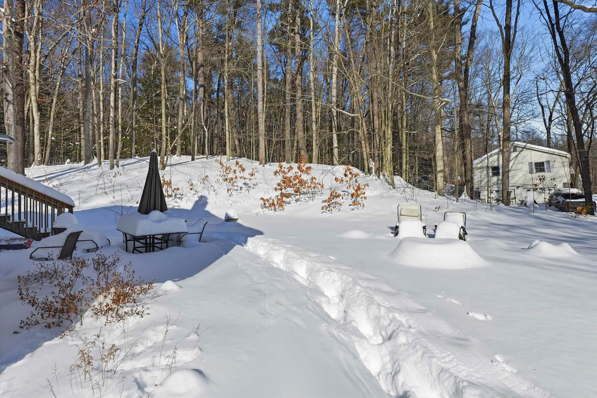 5 Richard Court Raymond NH 03077